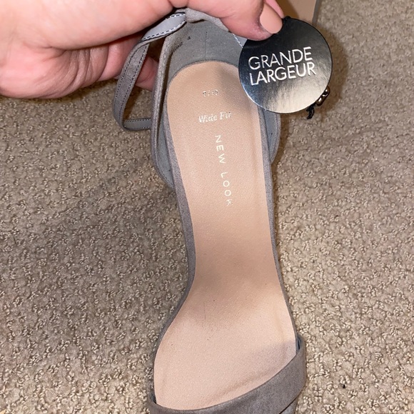 Heels - Picture 5 of 5